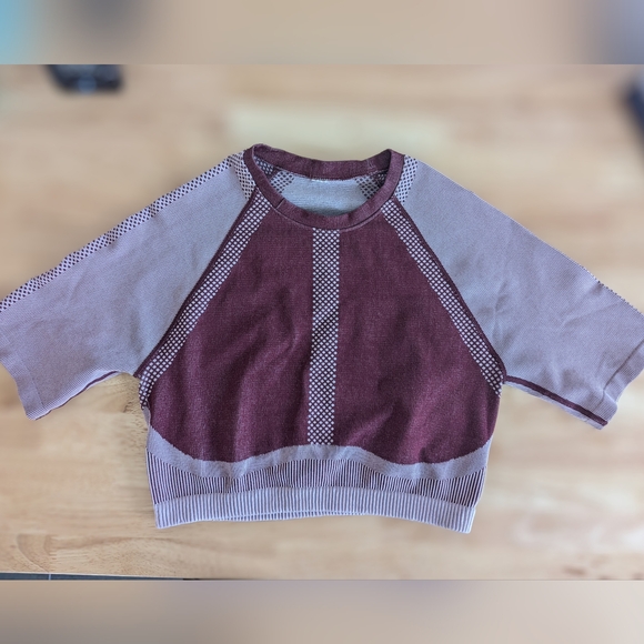 Fabletics Workout Set - Picture 2 of 5